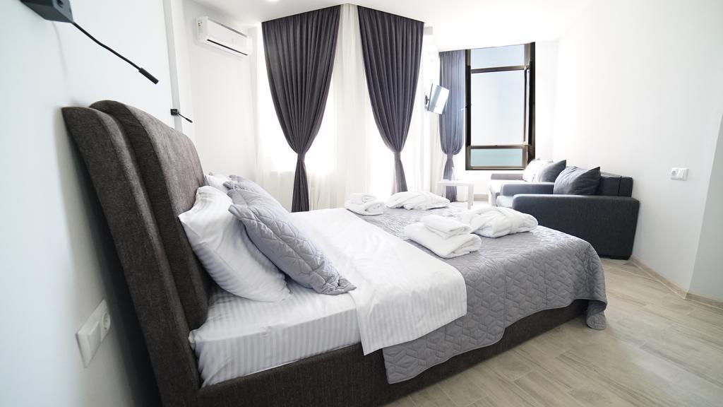 Queen Tamara Apartment Batumi Exterior photo